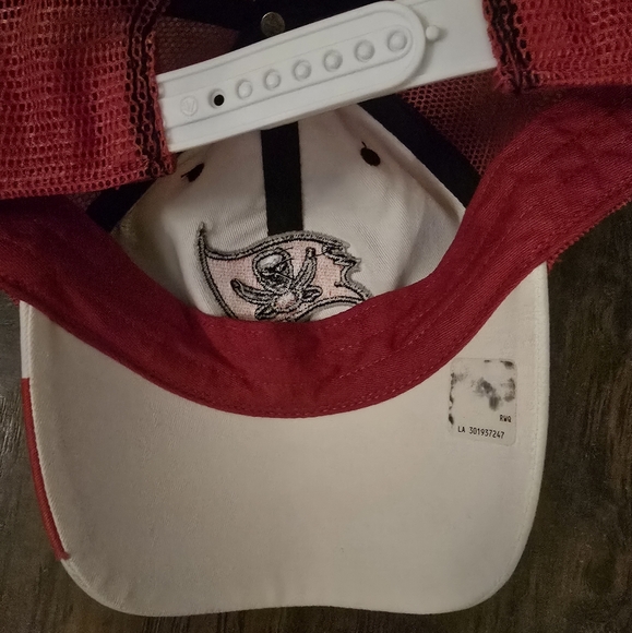 Hat - Picture 3 of 3